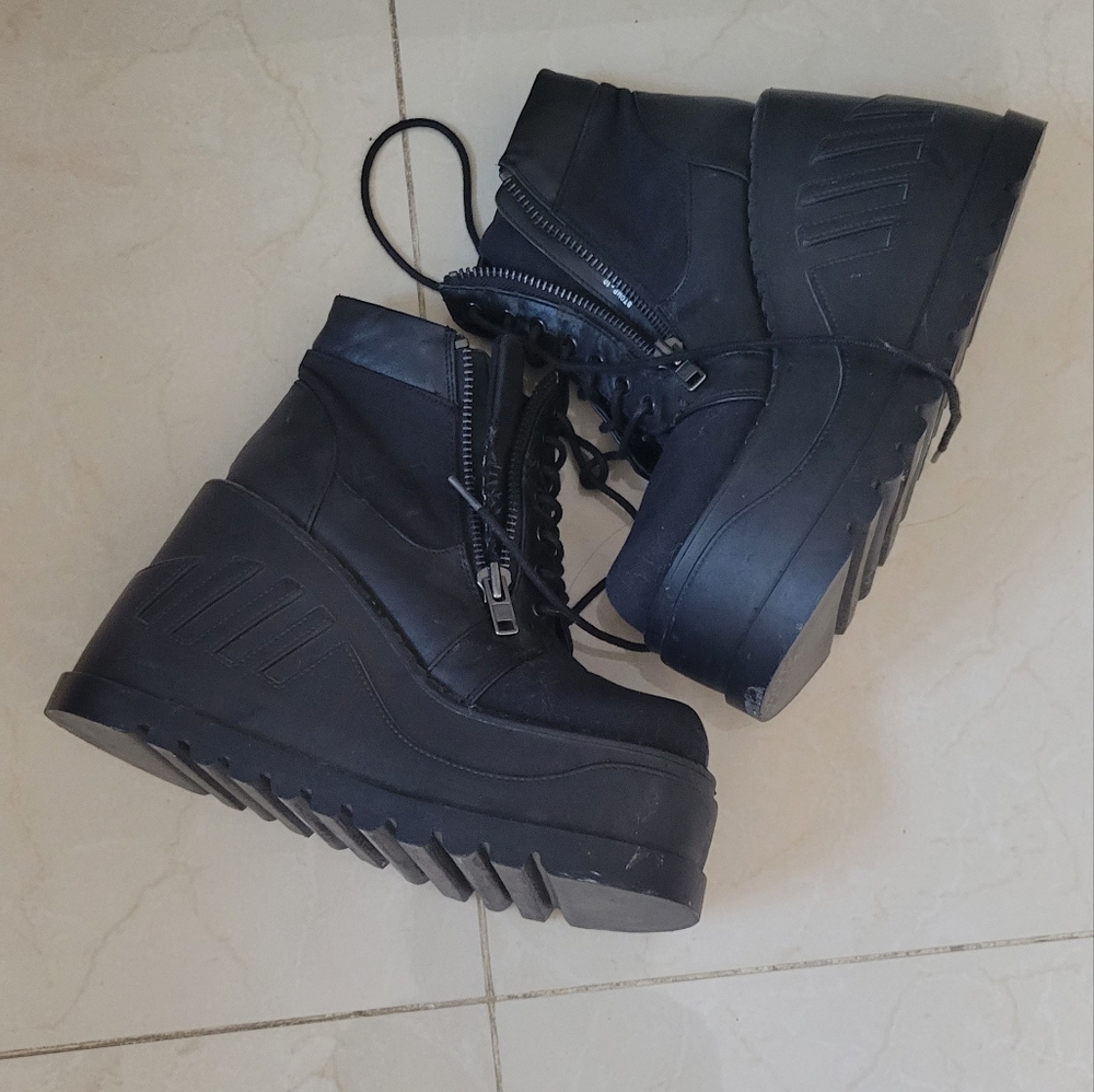 Black Demonia Stomp Boots